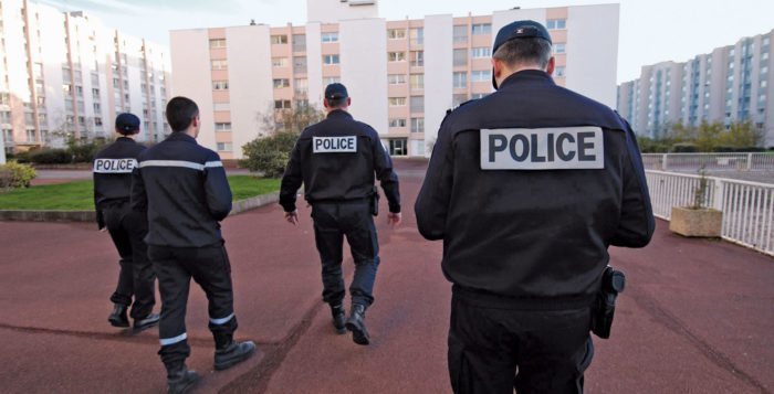 Determinants of authority in uniformed public services on the example of police