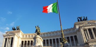 2024: brevi considerazioni circa l’attualità della Costituzione. Auspici normativi per il mondo del lavoro, la condizione occupazionale femminile e il futuro dell’Unione Europea